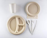 Dakimasu Platos y Cubiertos Desechables - 130 Piezas - Juego Completo para Fiestas y Picnic con Platos, Cucharas, Tenedores, Cuchillos, Tazas, Servilletas, Manteles - Compostable y Eco Friendly