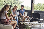 Enders Urban Pro Barbacoa de gas portatil como barbacoa de mesa – Barbacoa con tapa, termómetro y estantes abatibles – Barbacoa camping jardín exterior con 2 quemadores #206033