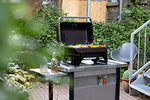 Campingaz Barbacoa de gas Attitude2go R, barbacoa de mesa con poco humo, barbacoa de balcón portátil, barbacoa de camping, con tapa, termómetro y parrilla de hierro fundido