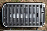 Campingaz Barbacoa de gas Attitude2go R, barbacoa de mesa con poco humo, barbacoa de balcón portátil, barbacoa de camping, con tapa, termómetro y parrilla de hierro fundido